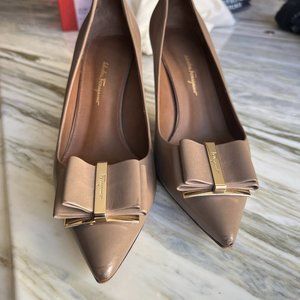 Salvatore Ferragamo Zeri Point-Toe Pumps